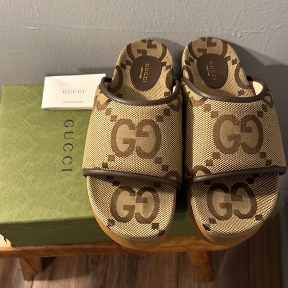 Gucci Gumbo GG around the slippers. Fit on only inside - Picture 1 of 6